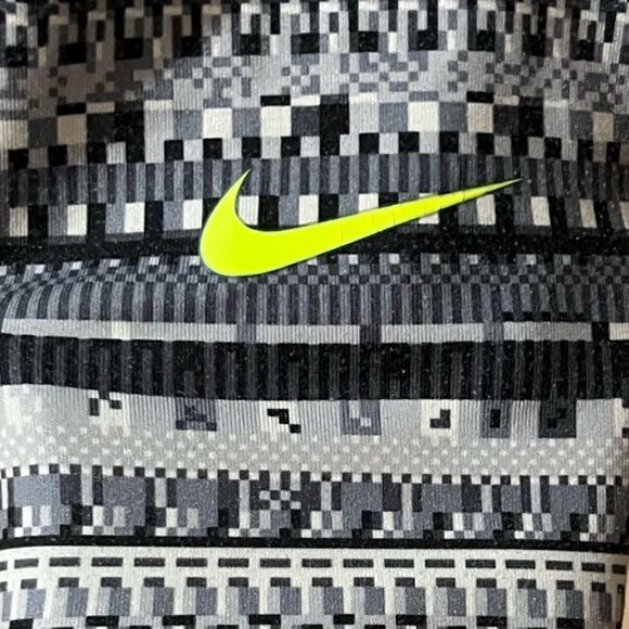 NIKE PRO HyperWarm 8 Bit Dri-Fit Black White Aztec Running Tights Women’s Size M - Picture 5 of 7